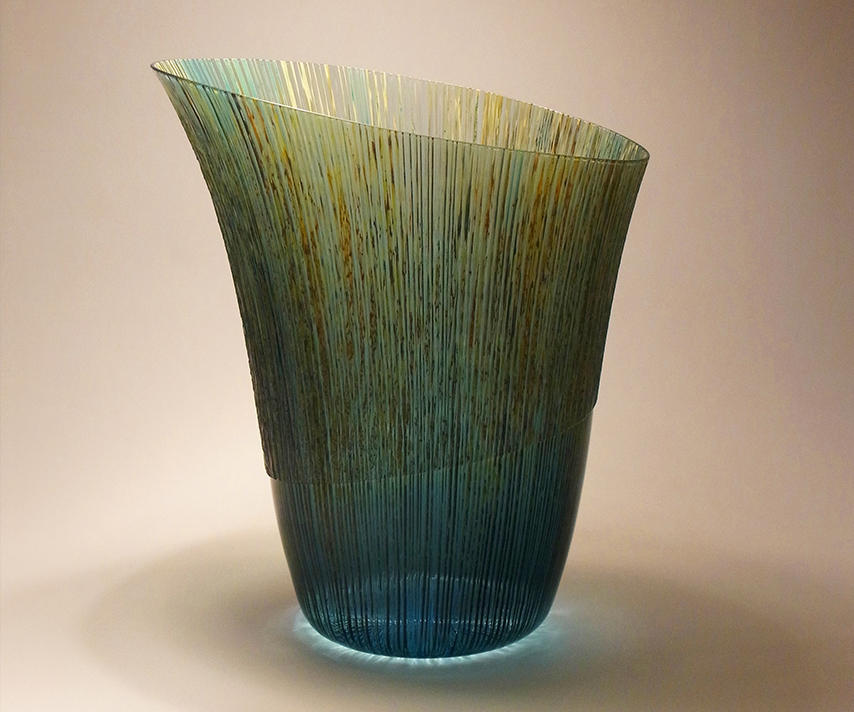 現代ガラス作家塚田美登里の花器『刻々と』 jamesjohnston.com