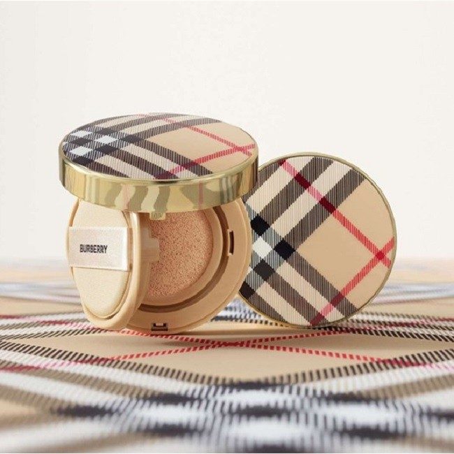 ＜バーバリー ビューティ＞HERITAGE CHECK EDITION 伊勢丹新宿店発売（ISETAN BEAUTY MAGAZINEページへ遷移します）        
