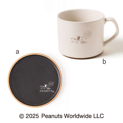 ＜PEANUTS Cafe＞a.フラットプレート S b.フラットシリーズ マグカップ