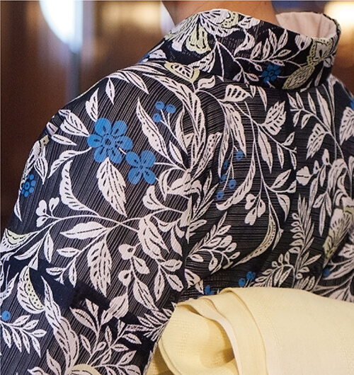 竺仙の新作浴衣が入荷/その中から綿紅梅を芭蕉の模様の染帯で夏