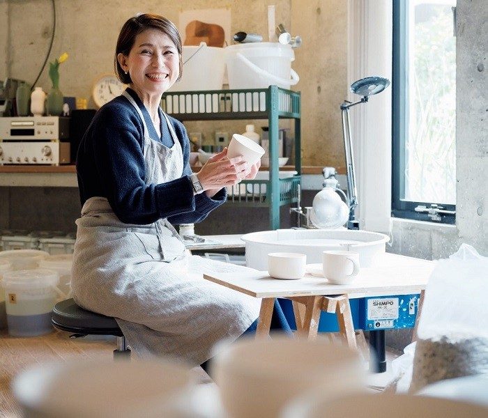 私の暮らし、私の買物。   器作家・イイホシユミコさん　手みやげと伊勢丹。    