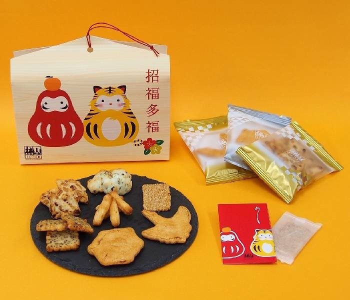 シリーズ　寅年、虎の菓子　その2「虎デザインの招福和菓子」