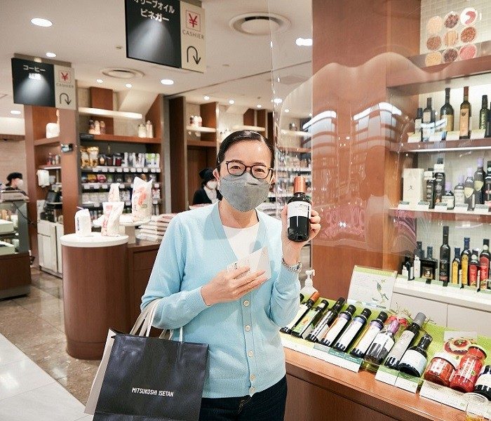 【伊勢丹新宿店】酒井順子さんがときめく、地下食品フロアの歩きかた。