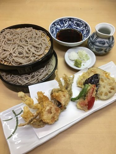ソフトシェルクラブの天せいろう＜新館地下1階＞|  築地薮そば | 日本橋三越本店 | 三越 店舗情報