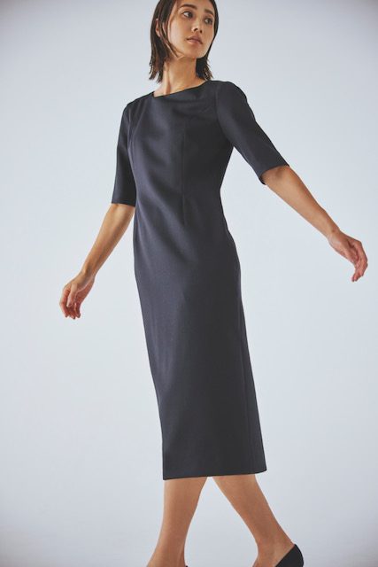 ＜IVY I'M NAVY/アイビーアイムネイビー＞仕事や子育てに勤しむ現代女性たちへ向けたネイビー服
  