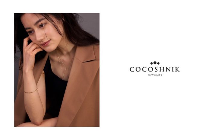 ＜ココシュニック＞コーディネイトを楽しむ　旬のゴールドジュエリー
  
  