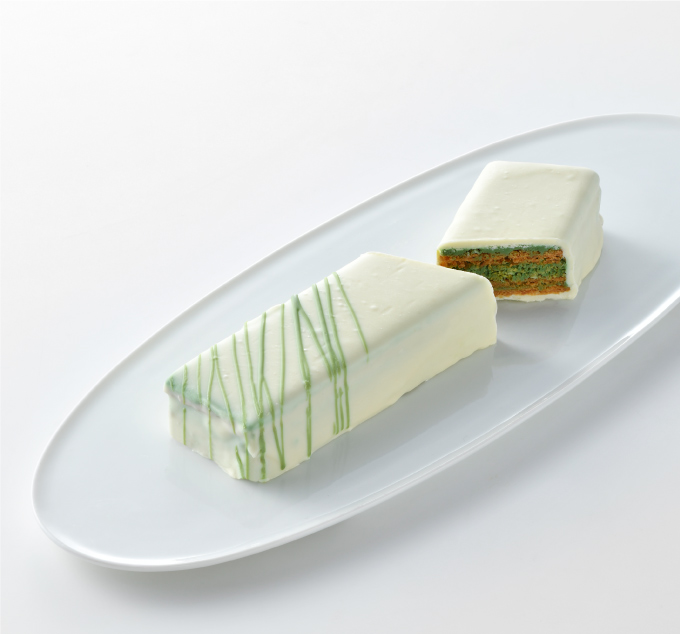 ＜ホレンディッシェ・カカオシュトゥーべ＞抹茶ミルフィーユクランチ