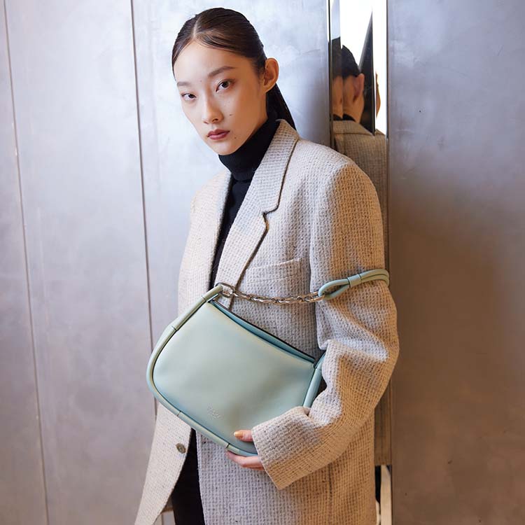 この春は、新作ショルダーバッグでお出かけ気分を盛り上げよう