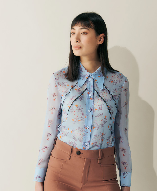クロエブルー花柄シャツ