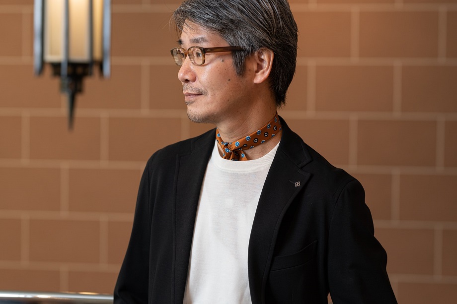 旬を着る 男性のスマートカジュアル レストランやホテルでも気持ちよく過ごせる 年代別メンズカジュアルコーデ3選 メンズ 三越伊勢丹オンラインストア 公式