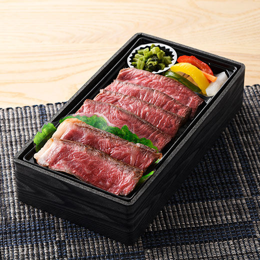 ＜熊本/焼肉 正＞
阿蘇あか牛サーロイン＆モモステーキ弁当