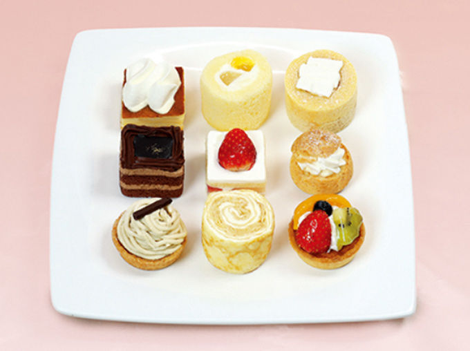 プチサイズのケーキ
