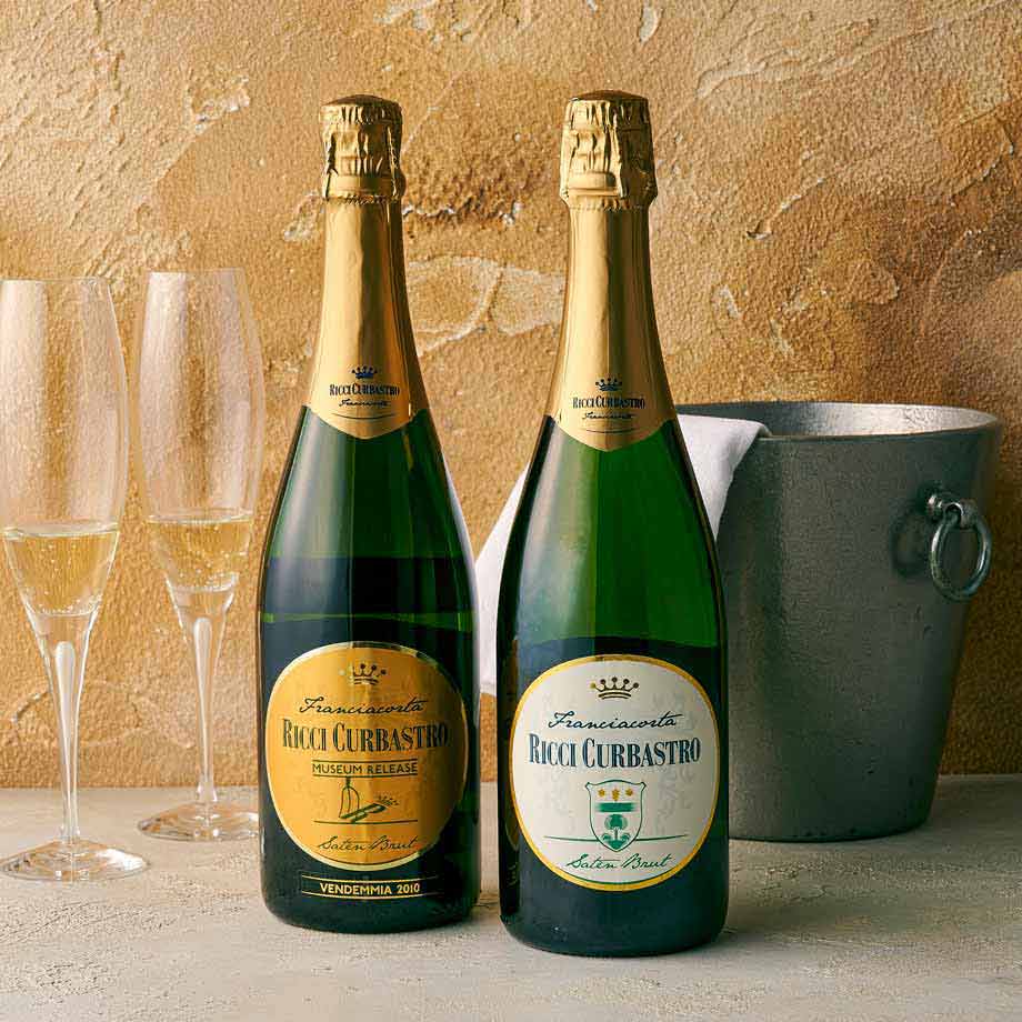 フランチャコルタ 熟成年数の違いを愉しむ飲みくらべセット 2,200円(＜リッチ・クロバストロ＞フランチャコルタ ミュージアム・リリース サテン ブリュット 2010、フランチャコルタ サテン ブリュット 2019/白発泡×2杯/各40ml/イタリア・ロンバルディア製)