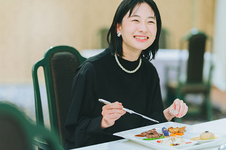 メインのプレートを試食