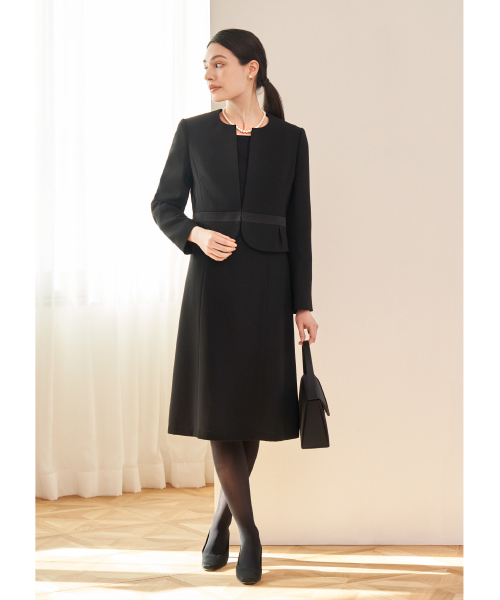 ＜有名ブランド＞ブラックフォーマルアンサンブル 33,000円