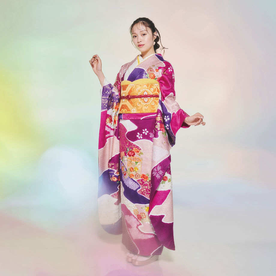 はたちを祝う伝統の振袖に、現代的な感覚をプラス