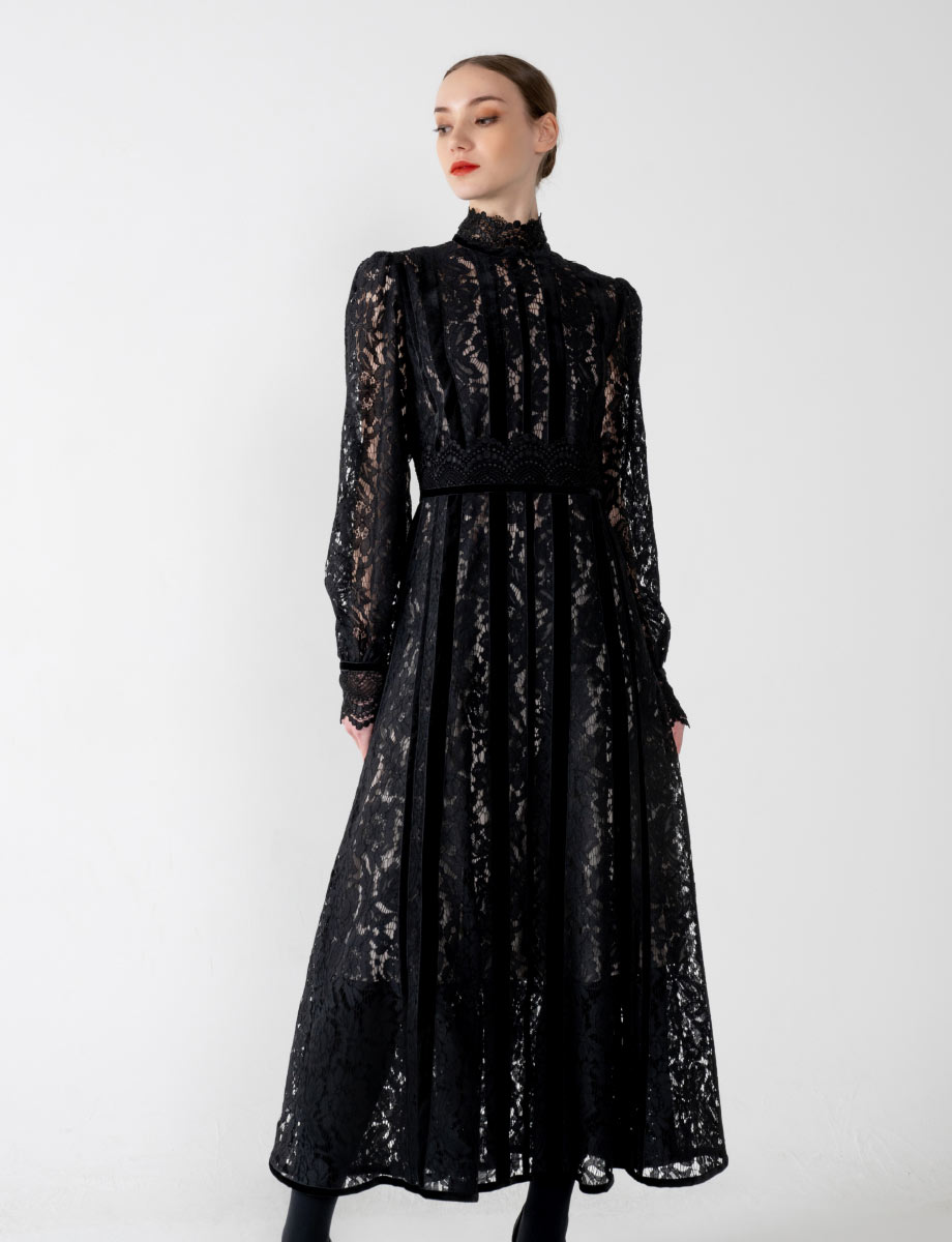 ＜ykF/エフ＞ワンピース 143,000円 (綿45%・ナイロン 30%・レーヨン 25%)