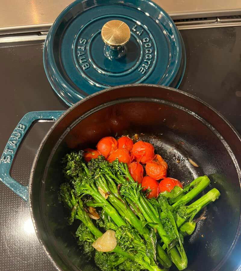 ミニトマトとスティックセニョールの蒸し焼き