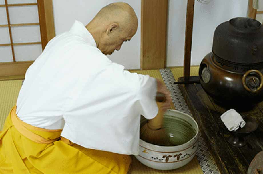 奈良西大寺・大茶盛式の様子