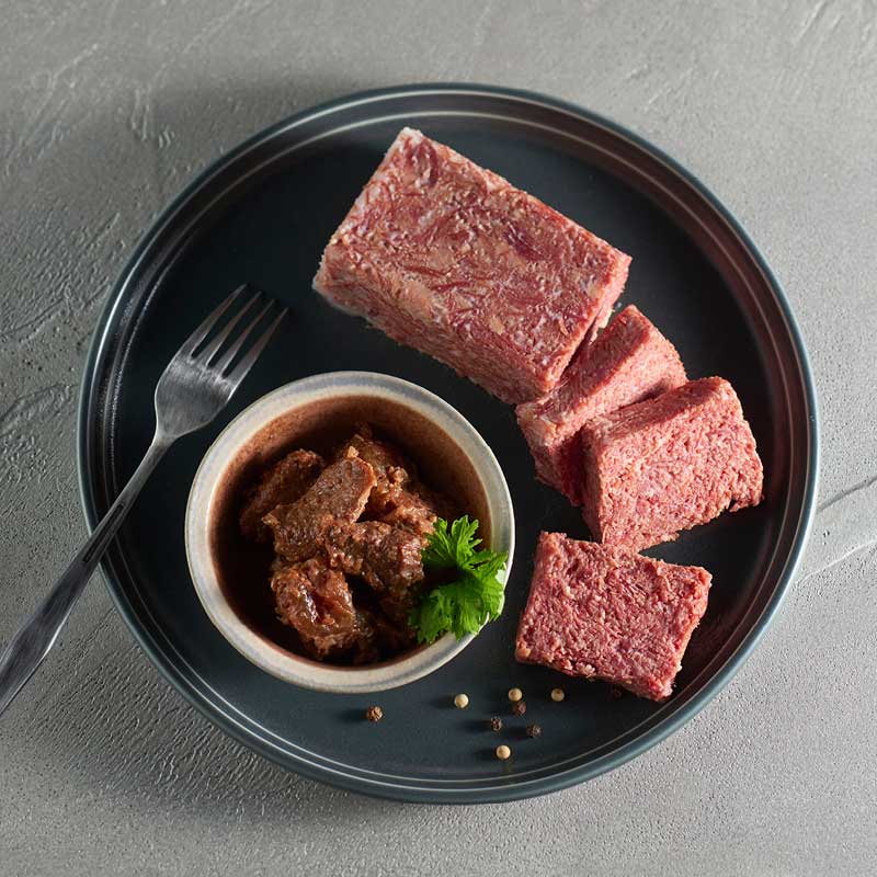 ＜千駄木腰塚＞父の日ギフト 4,610円(自家製コンビーフ400g×1・国産牛すじ煮込み300g×1)