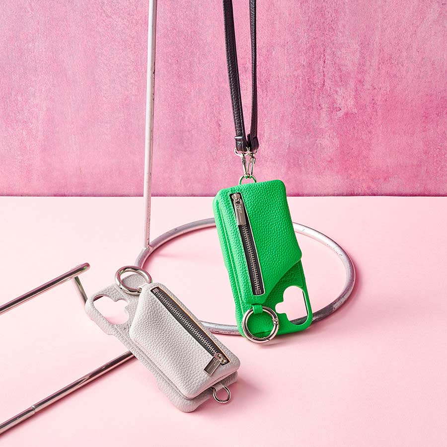 ＜ajew＞の定番スマートフォンケースに、新⾊が登場