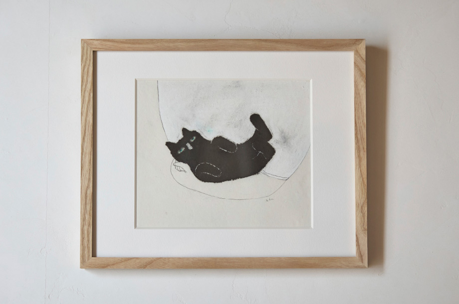 アド(渡辺真希子)「抱っこされている猫」33,000円 (H25.8×W31.9×D2.2cm/額装込)
