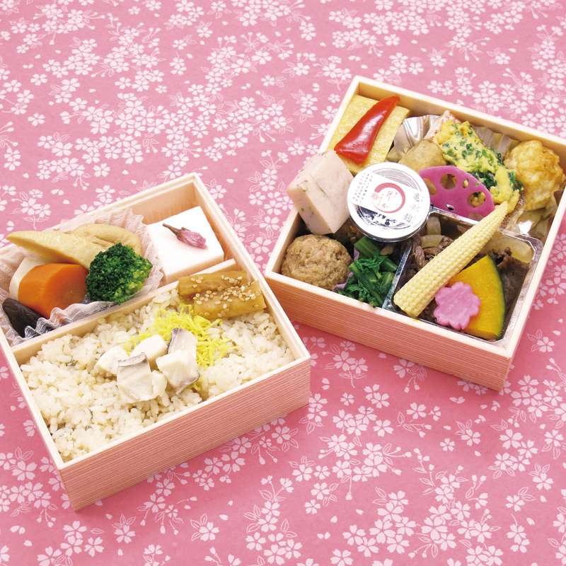 色や緑で彩った、春を感じるお弁当