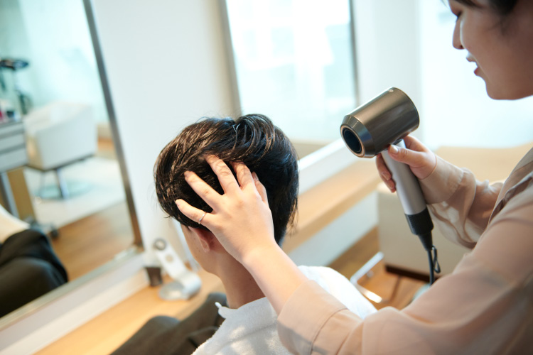 ウカ〉のスペシャリストが説く「ヘアケア&スカルプケア」の“基本のキ 