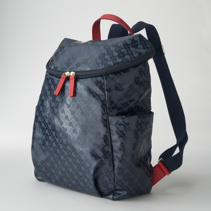 ＜ゲラルディーニ＞“SOFTY”バックパック 72,600円(33×28×13cm)
