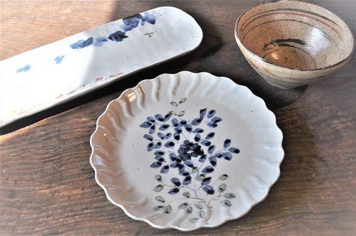 天平窯　岡晋吾・さつき陶展　　４/１２（水）の販売について
  